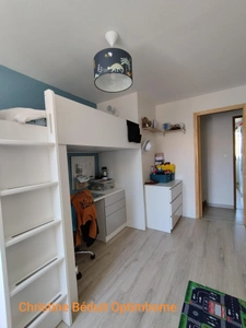 Charente, à Mornac. Maison 99 m², 4 chambres, jardin, terrain clos 930 m² avec garage.