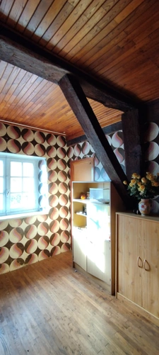 MONTBRON en Charente. Maison à rénover 3 pièces, 2 granges, dépendances. Terrain 4106 m²
