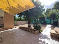 ANGOULEME, secteur calme, maison 112 m², terrasse, garage, cour et terrain clos.