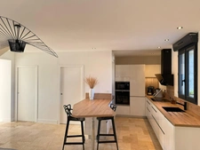 En Charente à Champniers, maison rénovée de 112.50 m², terrasse bois, terrain 500m²