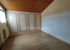 ANGOULEME, secteur calme, maison 112 m², terrasse, garage, cour et terrain clos.
