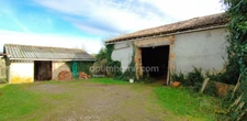 MONTBRON en Charente. Maison à rénover 3 pièces, 2 granges, dépendances. Terrain 4106 m²