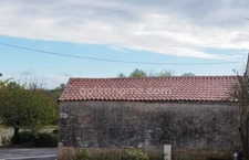 AIGRE. Saint Fraigne, maison à rénover de 50m² 