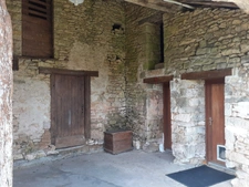  ST LAURENT DE CERIS, Charente. Maison de 160 m² avec grange, dépendances et piscine.