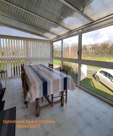 RUFFEC. Maison de 65 m² sur sous -sol, véranda, terrain 1954 m² clos.
