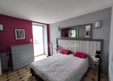 Charente, exceptionnelle ! A 10mn de La Rochefoucauld, maison 206 m², pièce de vie 70 m², grange, terrain clos 3602m²