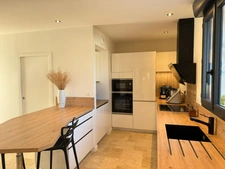 En Charente à Champniers, maison rénovée de 112.50 m², terrasse bois, terrain 500m²