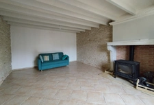 CHARENTE/AIGRE. Maison en pierre rénovée, 3 chambres(poss 4) avec jardin clos 1169 m² (gite ou chambres d'hôtes)