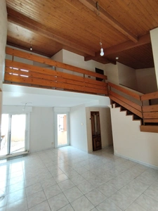 ANGOULEME, secteur calme, maison 112 m², terrasse, garage, cour et terrain clos.