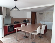  ST LAURENT DE CERIS, Charente. Maison de 160 m² avec grange, dépendances et piscine.