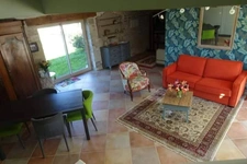 CHARENTE/AIGRE. Exclusivité : Maison en pierre rénovée de 195 m² avec jardin clos 1169 m² (gite ou chambres d'hôtes)