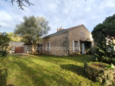 ANGOULEME. Maison 145 m², 4 chambres, jardin clos 830m² et grand garage.