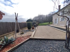 Charente, exceptionnelle ! A 10mn de La Rochefoucauld, maison 206 m², pièce de vie 70 m², grange, terrain clos 3602m²