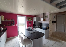 Charente, exceptionnelle ! A 10mn de La Rochefoucauld, maison 206 m², pièce de vie 70 m², grange, terrain clos 3602m²