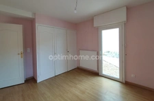 ANGOULEME, secteur calme, maison 112 m², terrasse, garage, cour et terrain clos.