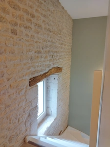 CHARENTE/AIGRE. Maison en pierre rénovée, 3 chambres(poss 4) avec jardin clos 1169 m² (gite ou chambres d'hôtes)