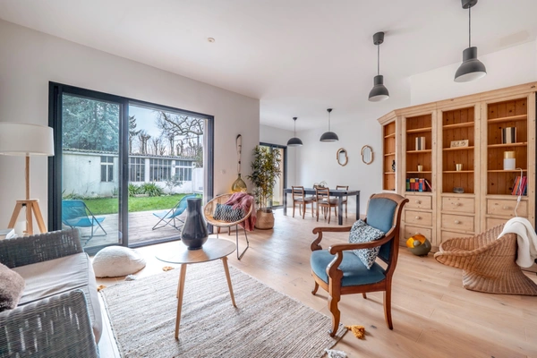 Maison à vendre 9 pièces VERSAILLES (78)