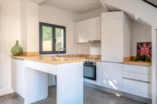 Versailles, A VENDRE MAISON RENOVEE  de 110 m2 au sol- 4 chambres- JARDIN- CALME et proximité des commodités. 