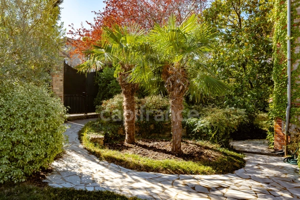 Le Chesnay – Plateau Saint-Antoine | Maison bourgeoise de charme avec jardin enchanteur de 700 m², sans vis-à-vis