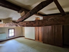 Maison en pierres 190 m² avec dépendances et terrain 1420 m²