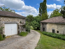 Maison en pierres 210 m² avec dépendances SAINTE COLOMBE DE DURAS 