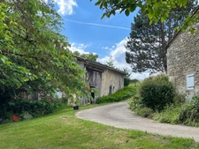 Maison en pierres 210 m² avec dépendances SAINTE COLOMBE DE DURAS 