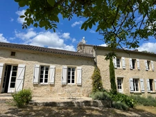 Maison en pierres 210 m² avec dépendances SAINTE COLOMBE DE DURAS 