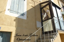 Maison de caractère 4 pièces, environ 90 m² dans les remparts – fort potentiel