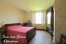 Maison à vendre avec de beaux volumes, à quelques minutes de Brousse-le-château (12)
