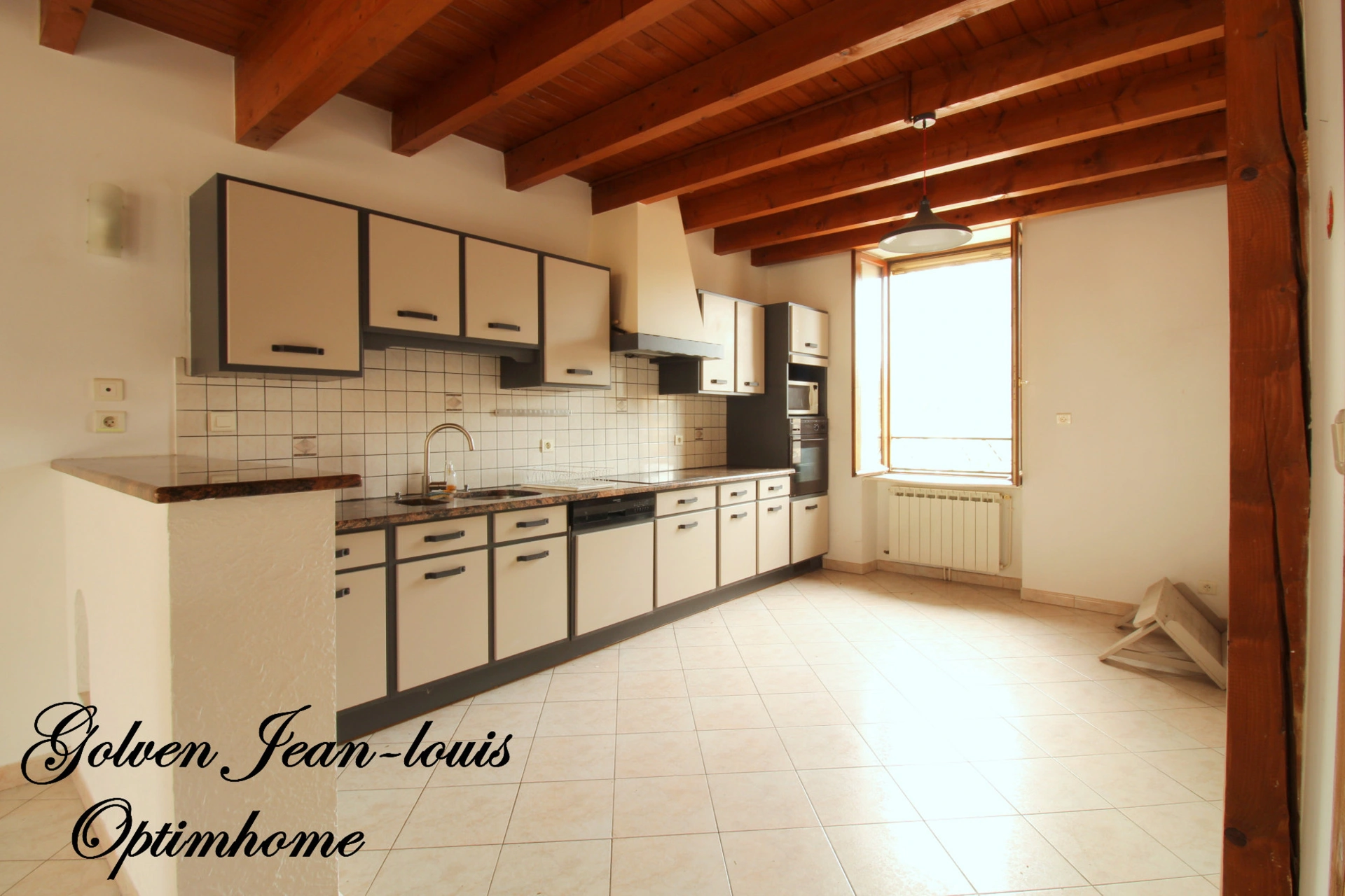 Appartement 9 pièces 102 m² · à Saint Affrique · 102 m² · 149 000 €