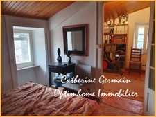 A vendre, à La Caunette - Maison de village avec cour, balcon et annexe