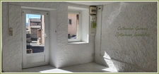 A louer à Moussoulens ; maison de village ; 2 chambres ; 1 cour ; 1 dépendance, 1 terrasse.