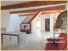 En exclusivité, à vendre à Montbrun des Corbières ; Ensemble composé de 2 maisons en cours de rénovation, d’une magnifique cave viticole le tout sur un terrain de 1409m².