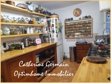 A vendre, à La Caunette - Maison de village avec cour, balcon et annexe