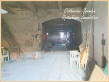 En exclusivité, à vendre à Montbrun des Corbières ; Ensemble composé de 2 maisons en cours de rénovation, d’une magnifique cave viticole le tout sur un terrain de 1409m².