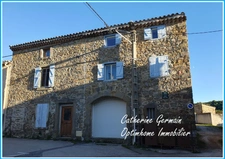En exclusivité, à vendre à Montbrun des Corbières ; Ensemble composé de 2 maisons en cours de rénovation, d’une magnifique cave viticole le tout sur un terrain de 1409m².