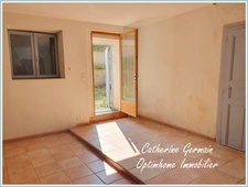 En exclusivité, à vendre à Montbrun des Corbières ; Ensemble composé de 2 maisons en cours de rénovation, d’une magnifique cave viticole le tout sur un terrain de 1409m².