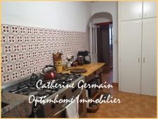 A vendre, à La Caunette - Maison de village avec cour, balcon et annexe