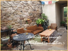 A vendre, à La Caunette - Maison de village avec cour, balcon et annexe
