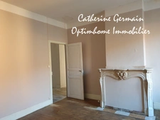 En exclusivité, à vendre à Aigues Vives (11), une maison de village avec un grand garage, une cour et une terrasse – à rénover.