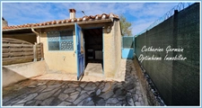 A louer à Moussoulens ; maison de village ; 2 chambres ; 1 cour ; 1 dépendance, 1 terrasse.