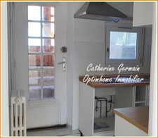 A louer à Moussoulens ; maison de village ; 2 chambres ; 1 cour ; 1 dépendance, 1 terrasse.