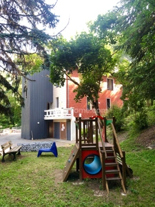Immeuble 10 appartements + salle de restauration et cuisine professionnelle