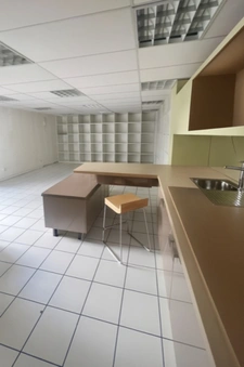 Idéal investisseur ou projet mixte : commerce + habitation en plein centre-ville.