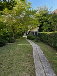 Le charme de l’ancien, de beaux volumes et un grand jardin SAINTE LIVRADE SUR LOT (47)