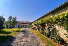 Lougratte (47 )Ancien corps de ferme – 2 logements – 1,22 ha – 600 m² de dépendances