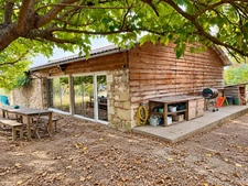 Propriété avec gîte de groupe, piscine et 1,4 hectare de terrain PINEL HAUTERIVE (47)