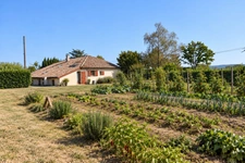 CASSENEUIL (47) Ancien corps de ferme en pierre – 1 hectare, dépendances et beau potentiel