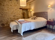 ? Maison en pierre rénovée 220 m² – Sembas (47) – Terrain 5 500 m² + dépendances