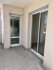 Appartement lumineux de 90 m² avec terrasse et parking sécurisé – Centre-ville de Villeneuve-sur-Lot (47)